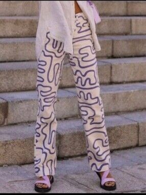 Zara White Straight Leg Jeans with Blue Abstract Maze Print. Size 4